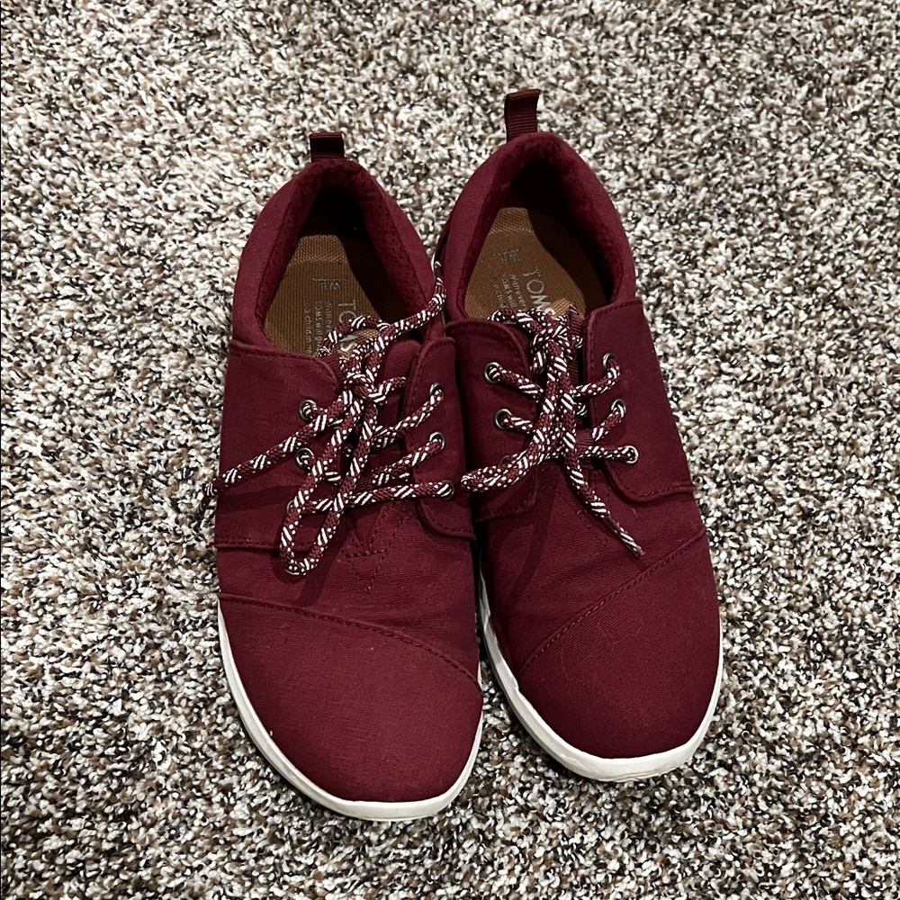 Toms Maroon Lace-Up Sneakers
